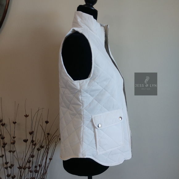 🆕White Zip Up Puffer Vest w/Pockets - Picture 3 of 8